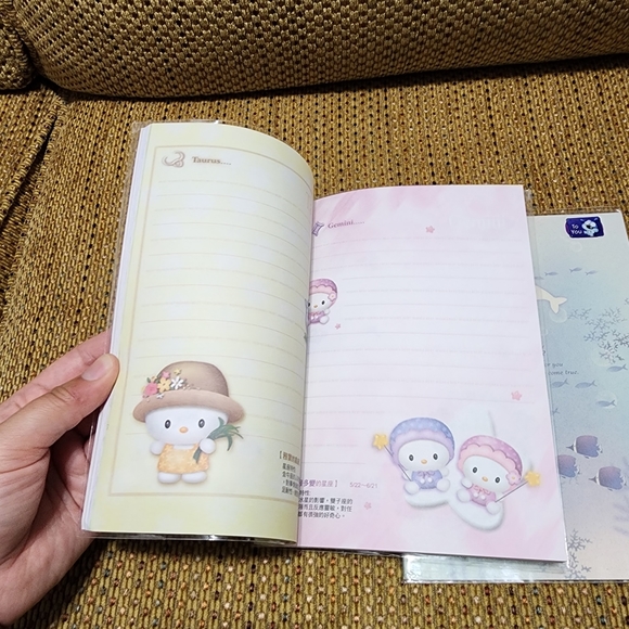 [NEW] Lot of 2 Colour-Print Notebooks / Back to School Supplies / Journals - Picture 3 of 10